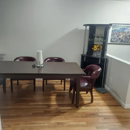 Cosy Bedroom 12Mins To Airport Prudential Njit Umdj Penn Station Newark Exterior photo
