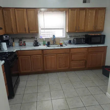 Cosy Bedroom 12Mins To Airport Prudential Njit Umdj Penn Station Newark Exterior photo